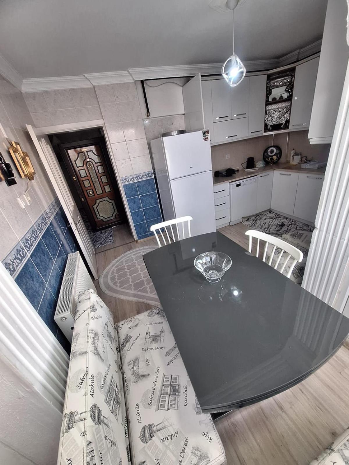 3Ege Ueniversitesine Ve Hastane Ye Cok Yakin Aile Icin Uygun Bornova Exterior photo