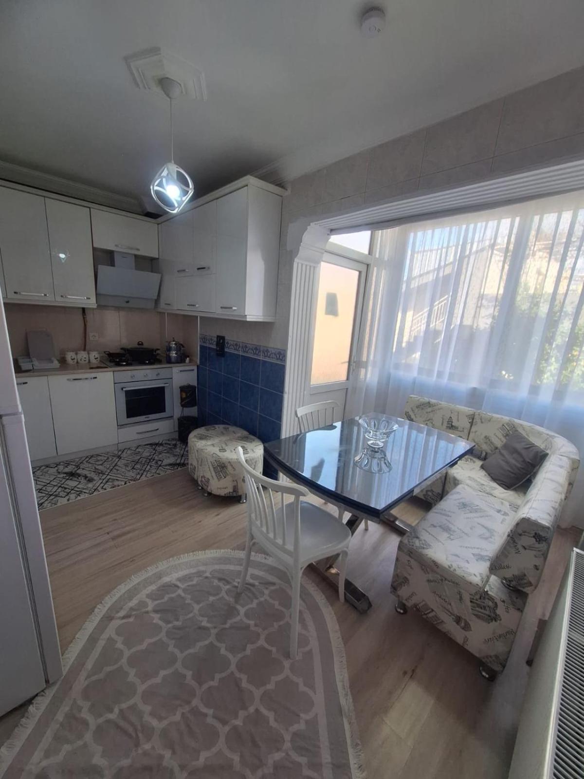 3Ege Ueniversitesine Ve Hastane Ye Cok Yakin Aile Icin Uygun Bornova Exterior photo